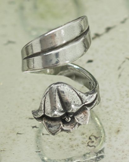 Salisbury Flower of the Month Ring May